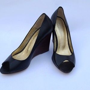 Nine West Leather Peep Toe 3.5 " Wedge Heels Size 6M Black Tannern 3